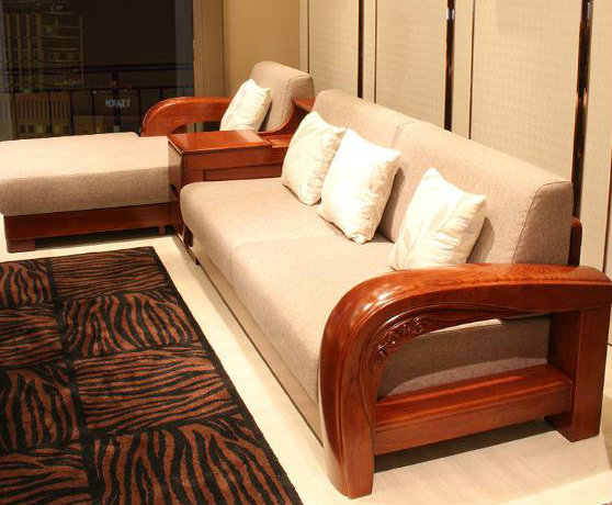 現(xiàn)代小戶型客廳實木沙發(fā)裝修效果圖——家具選擇與搭配指南